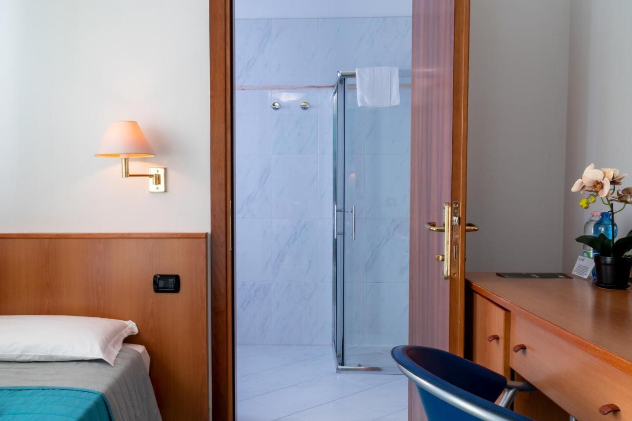 Hotel Alisei Lignano Sabbiadoro Ngoại thất bức ảnh