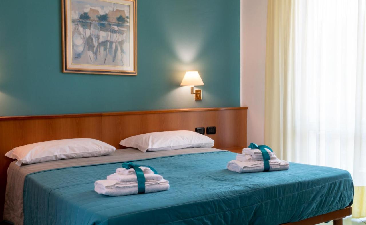 Hotel Alisei Lignano Sabbiadoro Ngoại thất bức ảnh