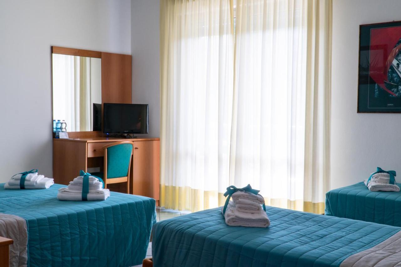 Hotel Alisei Lignano Sabbiadoro Ngoại thất bức ảnh