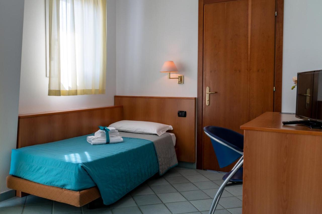 Hotel Alisei Lignano Sabbiadoro Ngoại thất bức ảnh