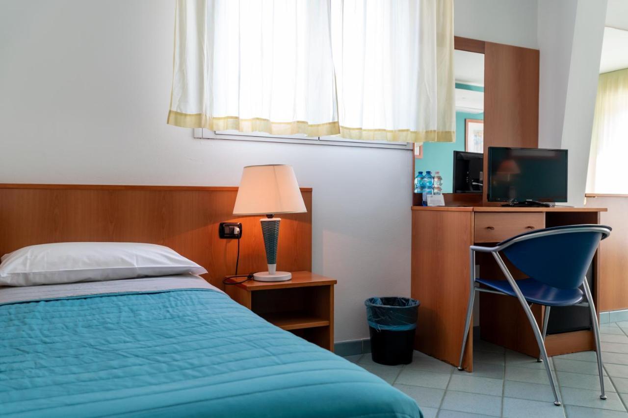 Hotel Alisei Lignano Sabbiadoro Ngoại thất bức ảnh