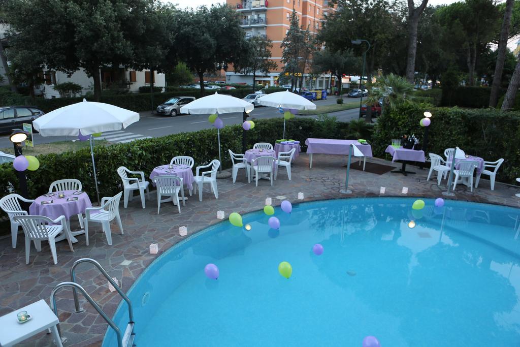Hotel Alisei Lignano Sabbiadoro Ngoại thất bức ảnh
